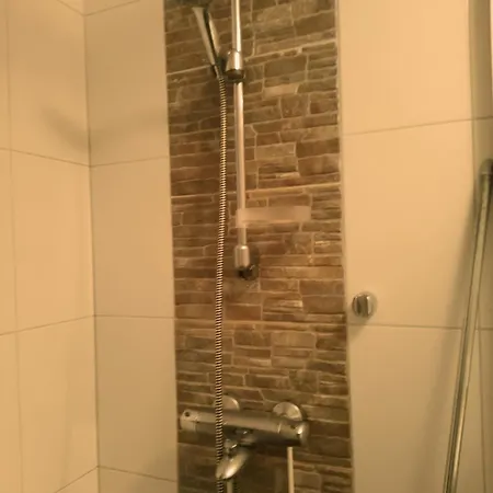 아파트 Near The Arctic Circle *